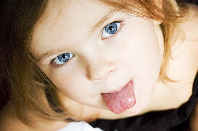 due occhi azzurri e una “candela” al&nbsp;naso