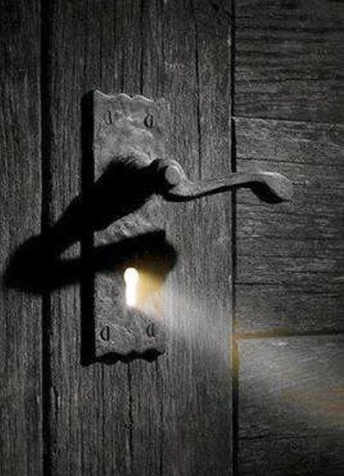 spalanca i nostri&nbsp;sepolcri!