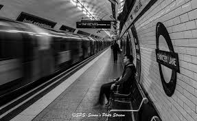 guardare i treni&nbsp;passare